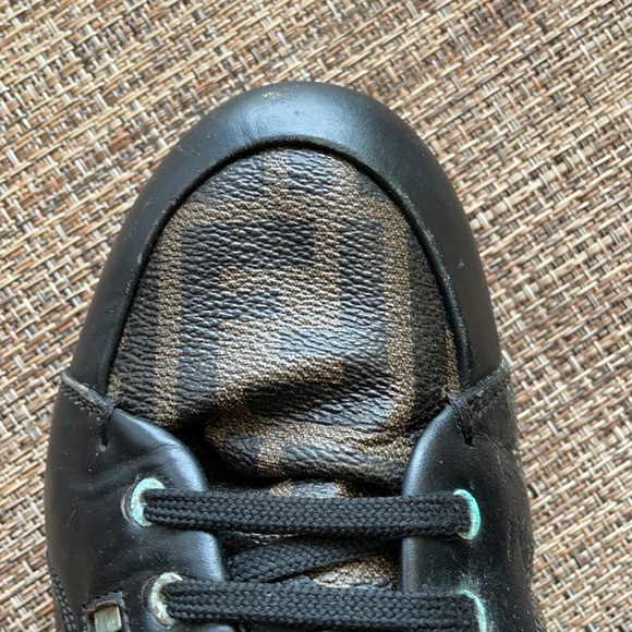 Men Shoes - Picture 3 of 14